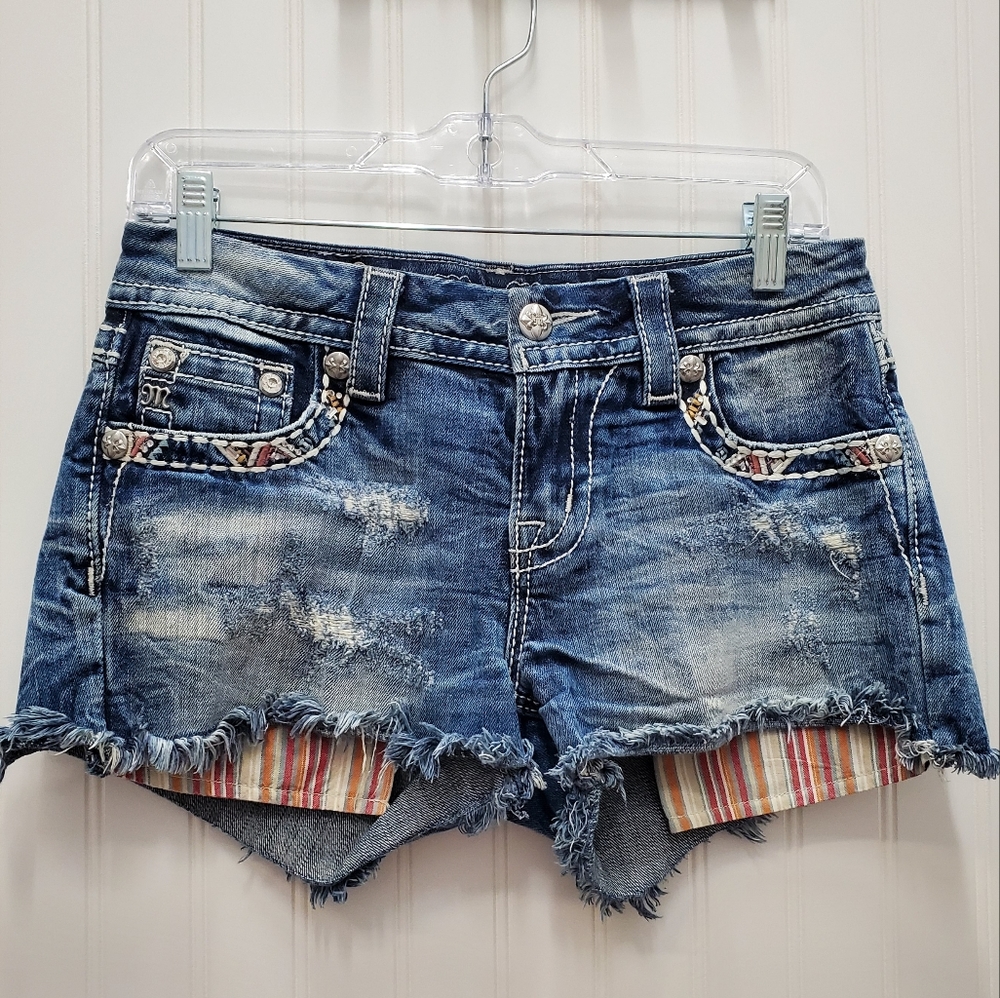 Miss Me Signature Shorts size 27